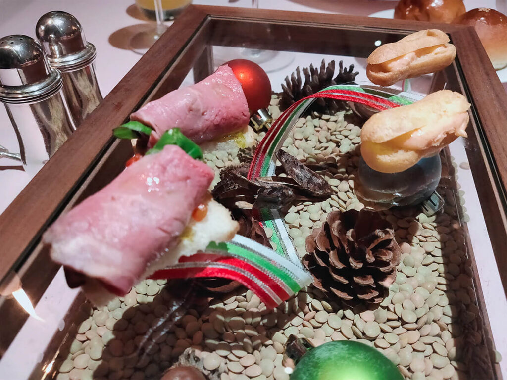 前菜でクリスマス気分を上げてくれました