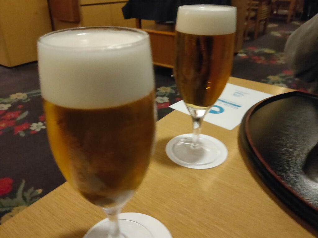 色々あるけどまずはビール♪