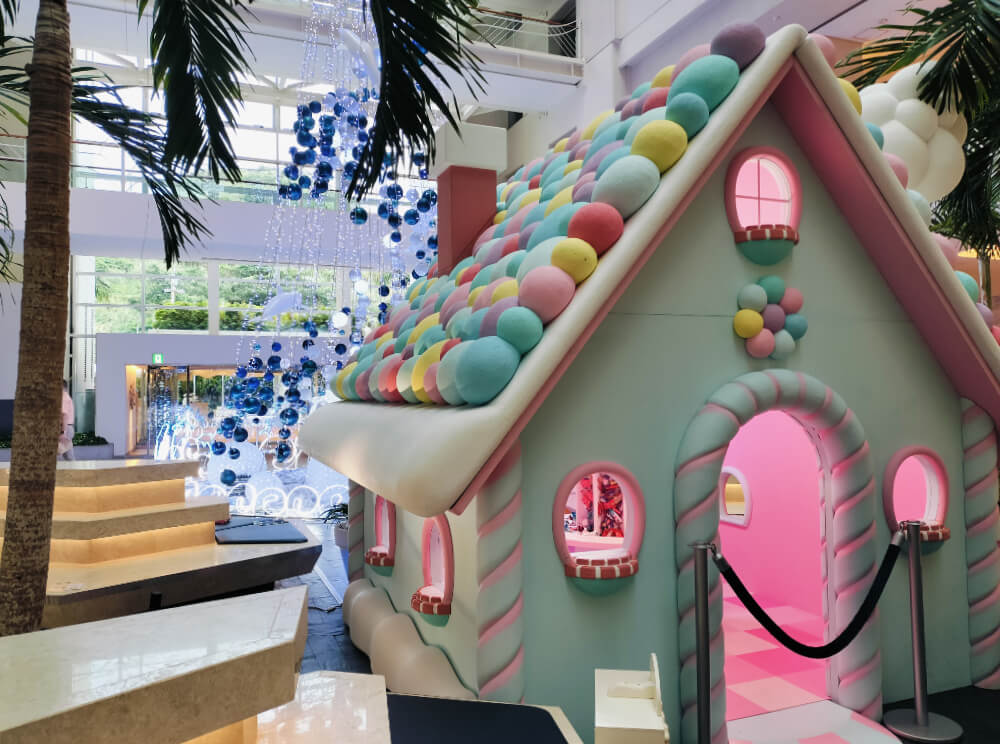 ロビーど真ん中にあるお菓子の家