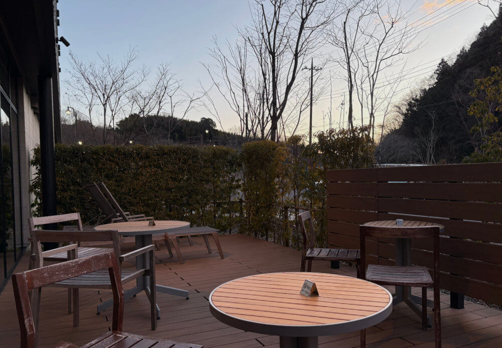 ロビーから直で出られるテラス